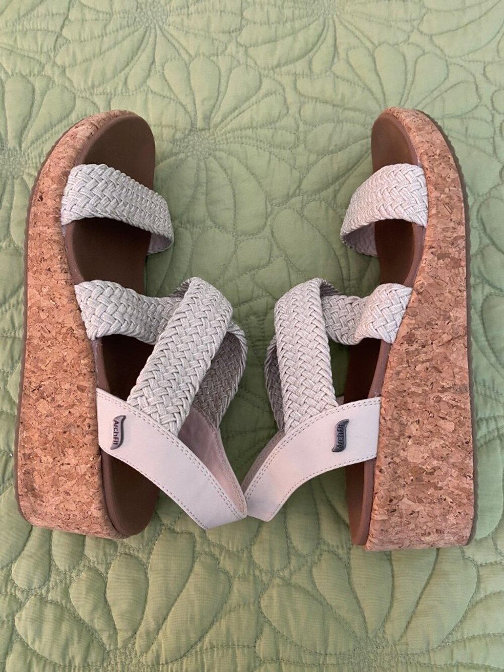 Skecher's Womens Archfit Wedge Sandals 7.5 Tan/Off White Sparkle Stretch Straps - Picture 4 of 6